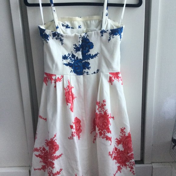 RW&CO floral summer dress with pockets - Picture 3 of 3